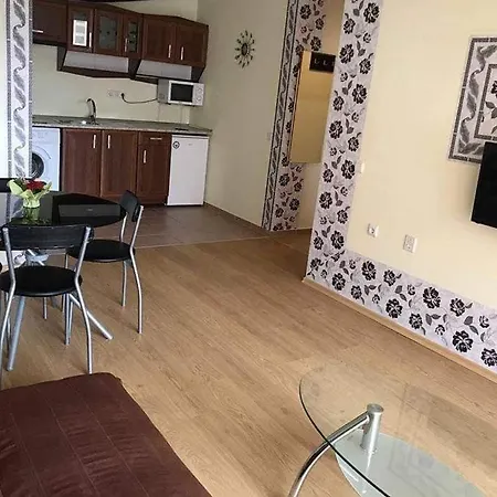 דירה Sunny Two Bedroom